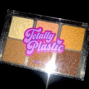 BHxIggy totally snatched 6 color contour palette